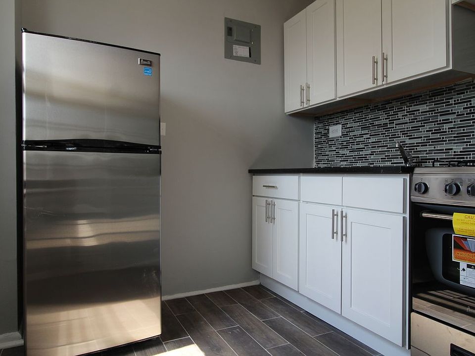 2nd image of 3555 Bruckner Blvd APT 7B
