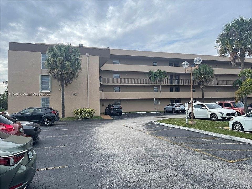 1st image of 702 NW 87th Ave APT 208
