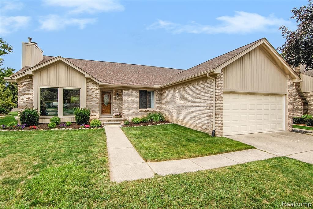 46712 Springhill Dr Shelby Township Mi 48317 Mls 2210060455 Zillow