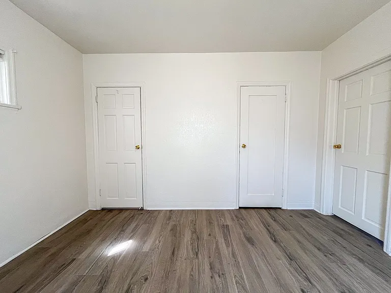 1450 W 39th St — Photo 40