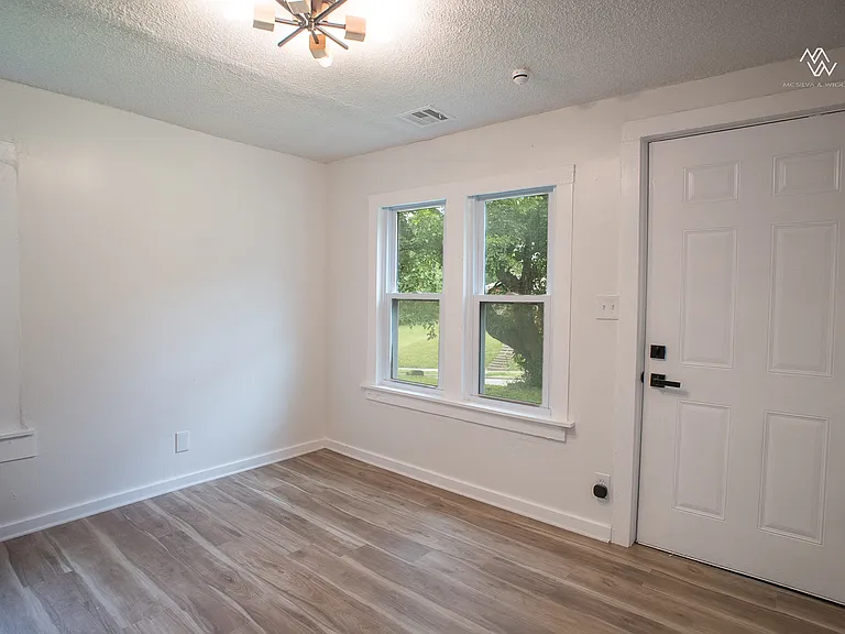 5032 S Benton Ave — Photo 6