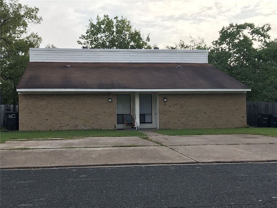 1st image of 1417 S Dexter Dr