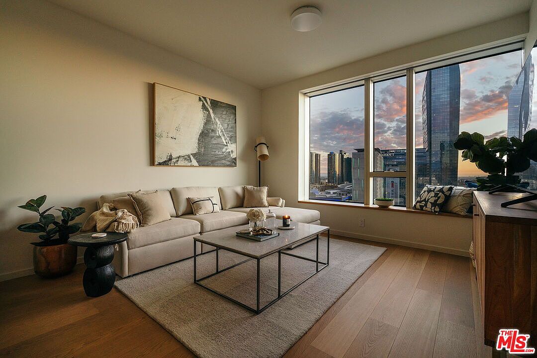 889 Francisco St Unit 1801, Los Angeles, CA 90017 | MLS #25606289