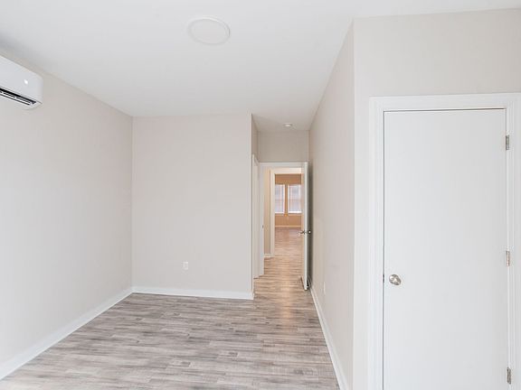 2nd image of 3131 Custer St #Pa029404