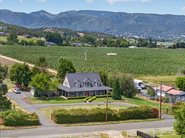 1760 Minear Rd, Medford, OR 97501
