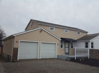 17122 Coldwater Rd, Huntertown, IN 46748