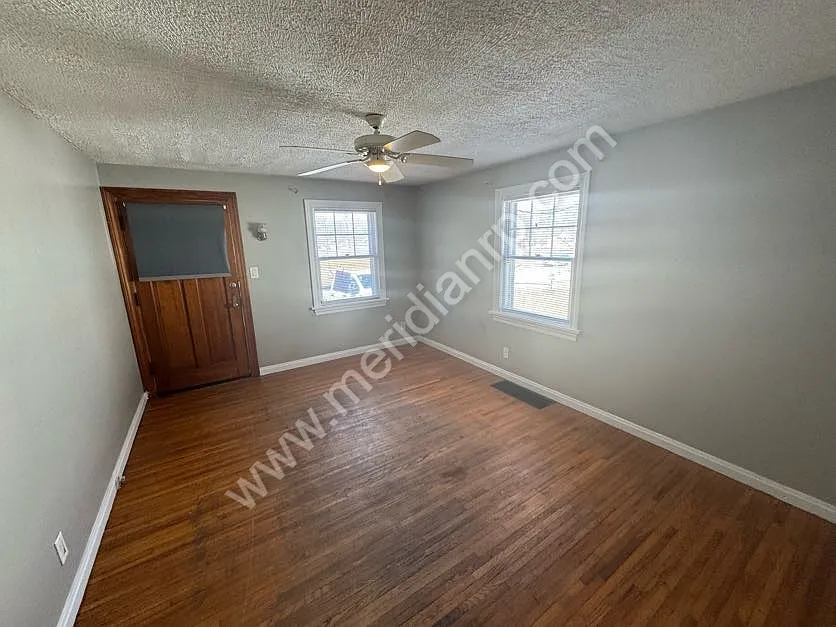 2401 Redwood Avenue - 1 — Photo 3