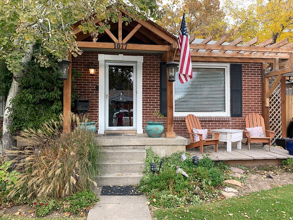 1st image of 1077 E Austin Ave