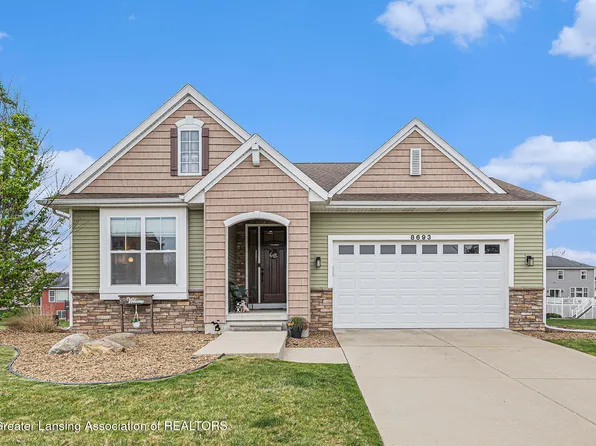 8693 Yellowstone Ln, Lansing, MI 48917