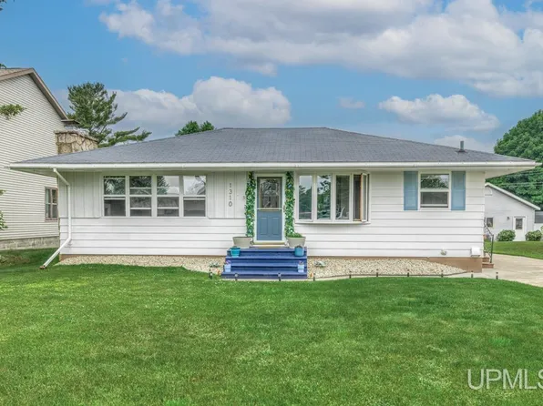 1310 S 22nd St, Escanaba, MI 49829