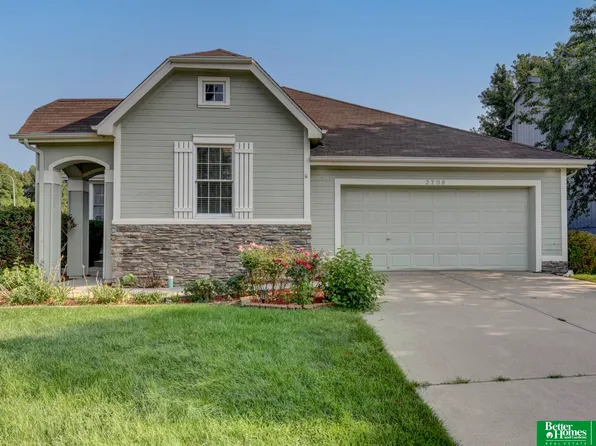 2706 Morrie Dr, Bellevue, NE 68123