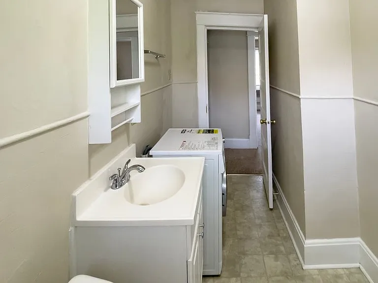 940 S 15th St — Photo 11