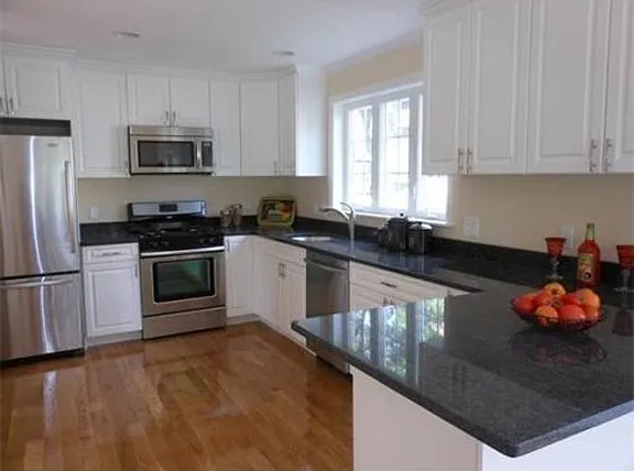 3 bed, 2.5 bath, 2290 sqft, $4,200 — Photo 4
