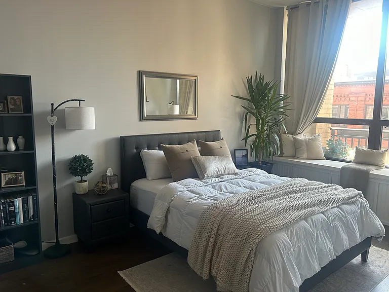 400 W Ontario St #512 — Photo 7