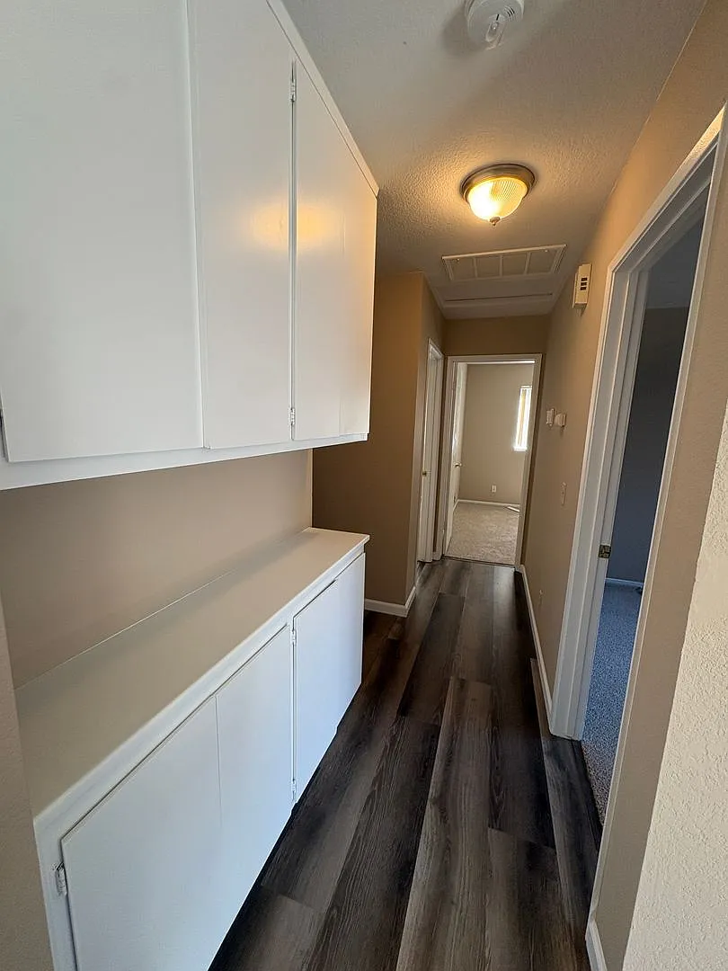 5056 Connecticut Dr - Sacramento 95841 — Photo 4