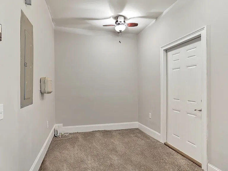 704 Kendal Ct — Photo 9