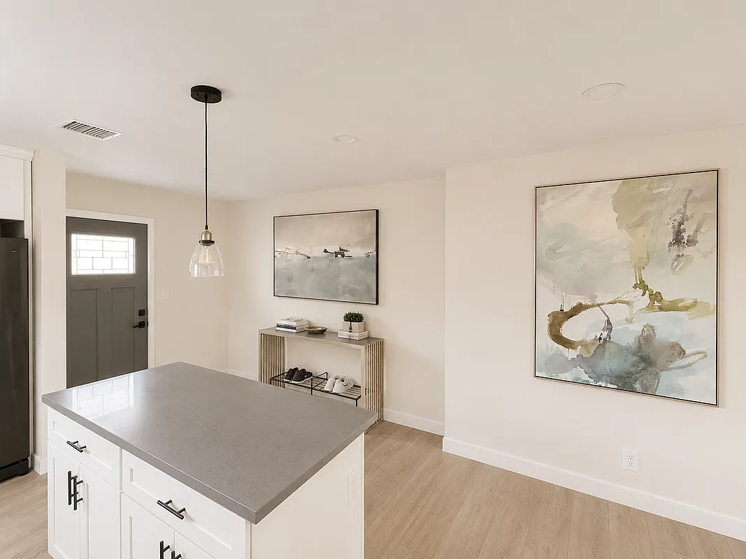 3 bed, 2.0 bath, 1282 sqft, $5,500 — Photo 3