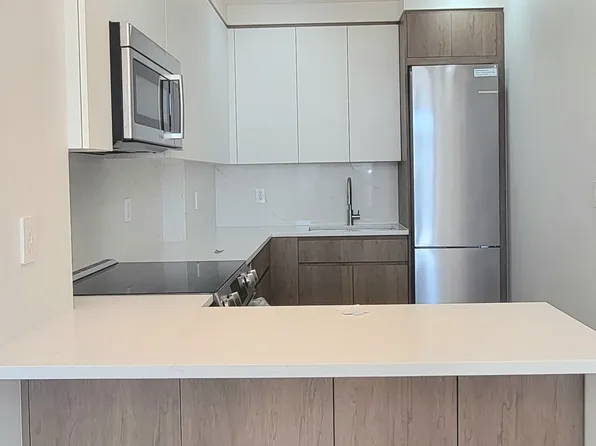 11-52 44th Drive image 3 of 15