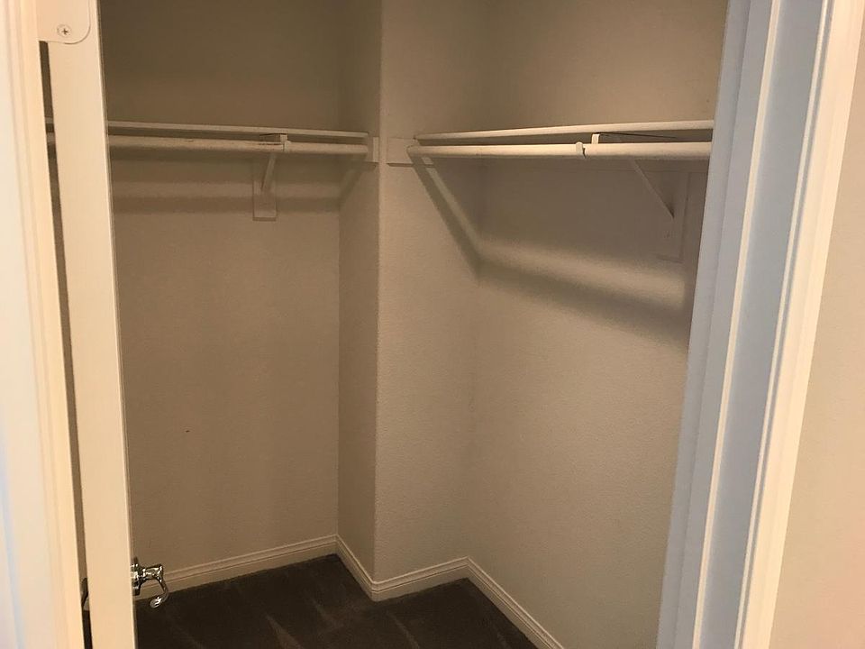 Master bdrm walk in closet