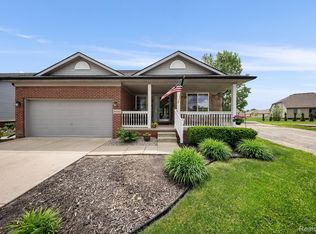 30054 Prospect St, Chesterfield, MI