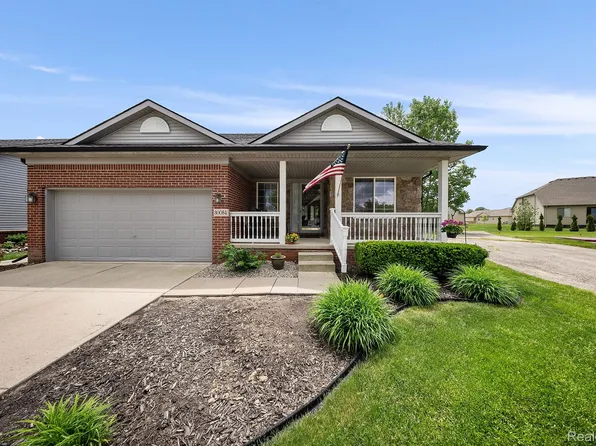 30054 Prospect St, Chesterfield, MI 48051