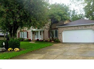 126 Windbrook Dr, Elyria, OH