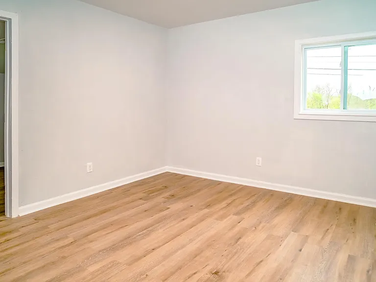 3825 Crane Dr NE — Photo 9