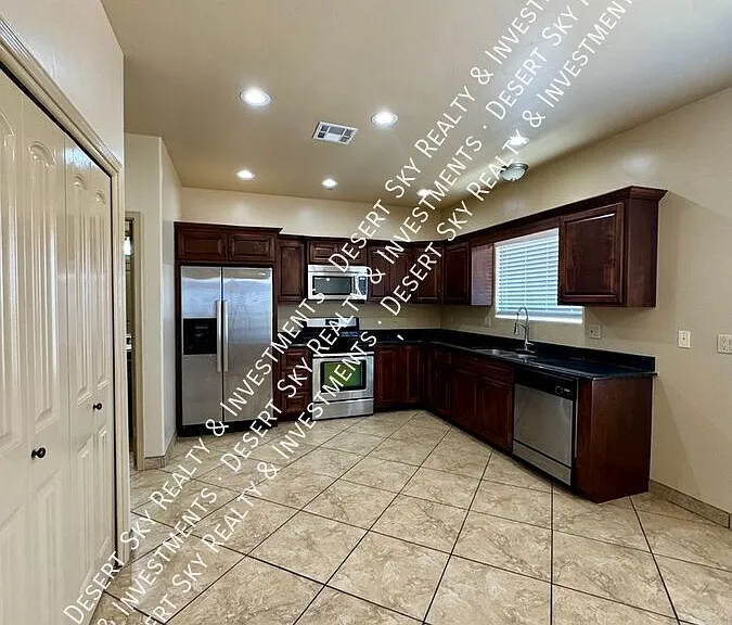 4230 Tres Ninos Dr #C — Photo 10