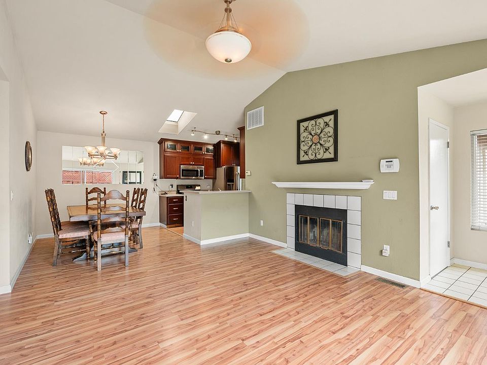 1st image of 102 Pinewood Court