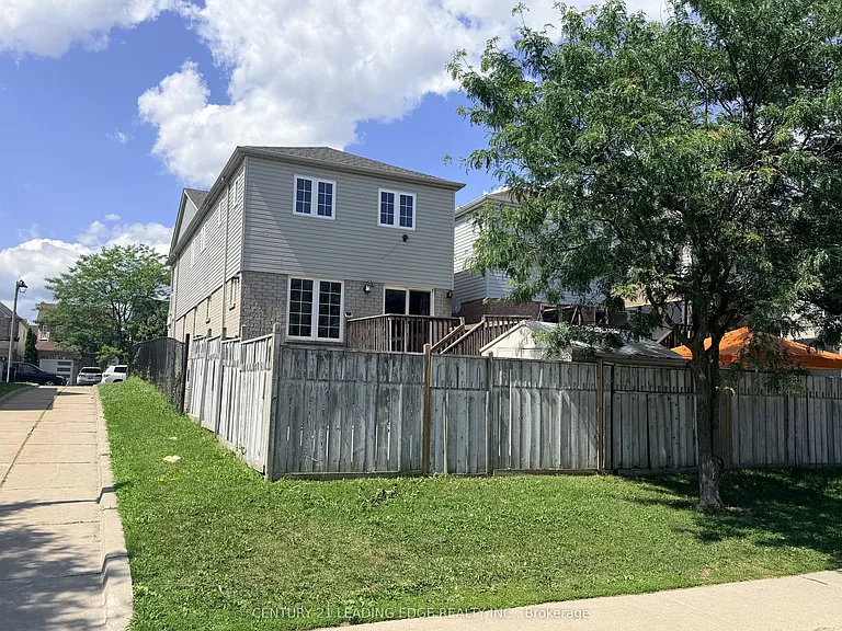 1553 Avonmore Sq — Photo 34