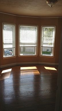 4th image of 912 Nebraska St
