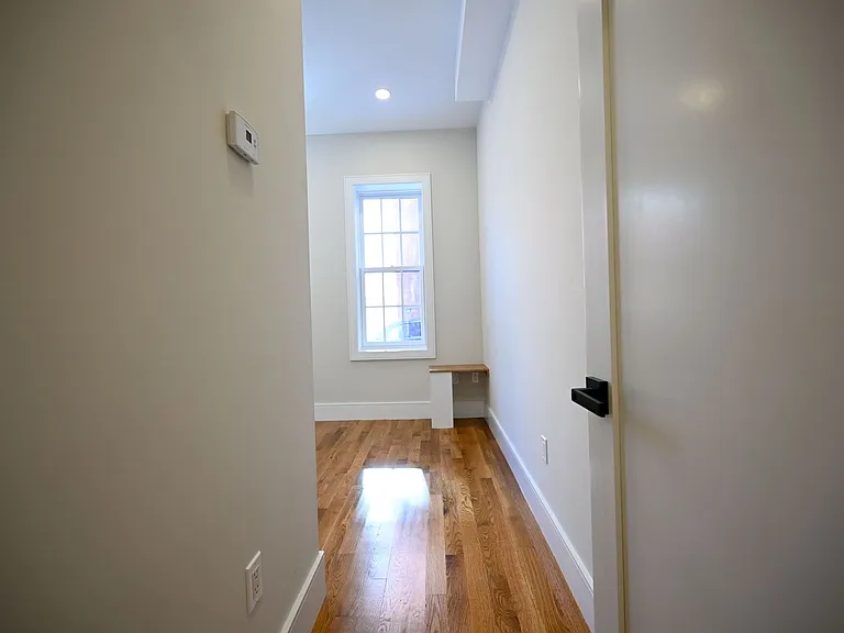18 Winchester St #2A — Photo 6