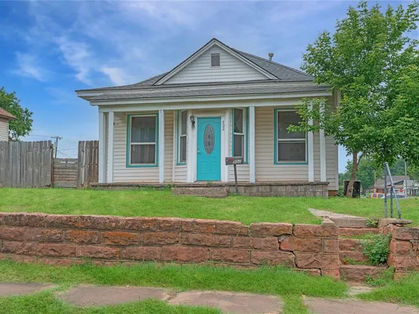 502 S 7th St, Chickasha, OK 73018