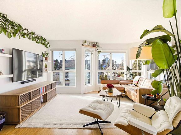 3rd image of 1053 Balmoral Rd #302