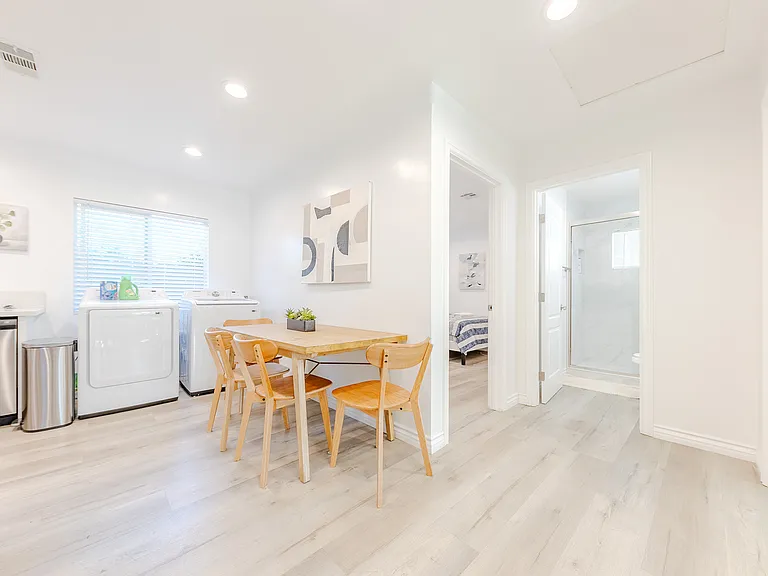 834 Bilton Way — Photo 10