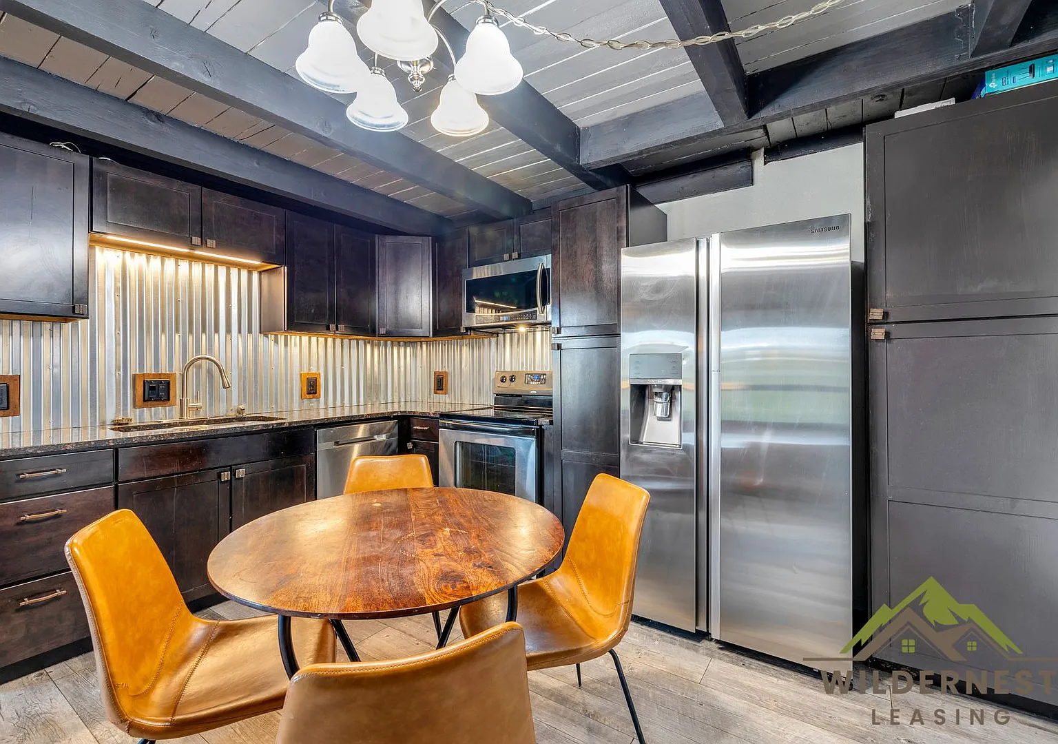 Winter Lease- 2 Bedroom Plus Loft Treehouse Condo — Photo 3