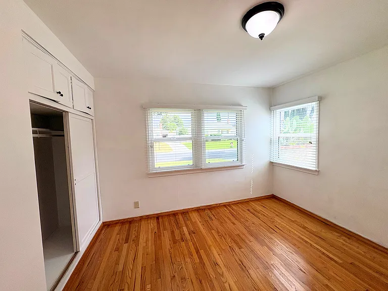 9520 Kennerly St — Photo 15