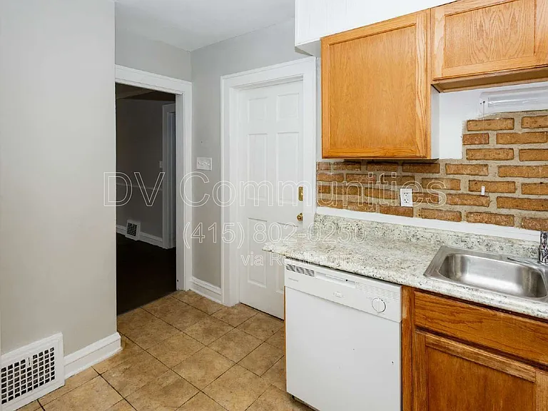 3579 Riedham Rd #UP — Photo 8