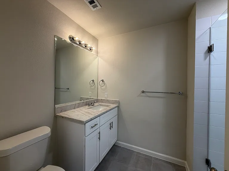 6812 Lakeside Dr — Photo 4