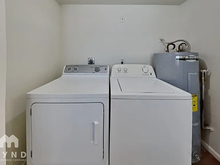 6657 W Ocotillo Rd #201 — Photo 11