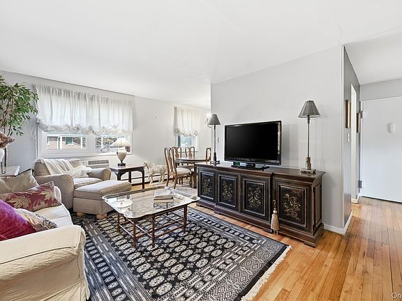 5th image of 297 Merrick Road #D 1