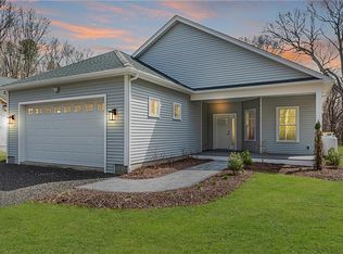 77 Harris Rd, Smithfield, RI 02917