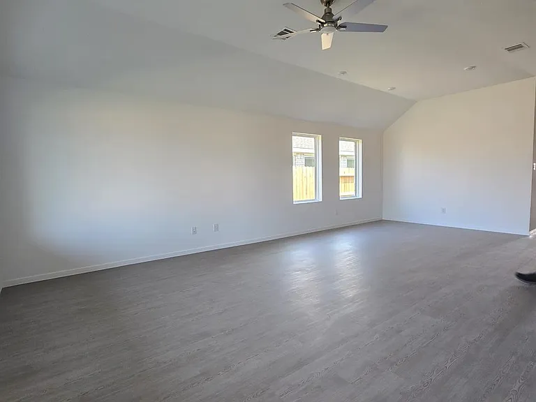 3008 Pintail Green Dr — Photo 9