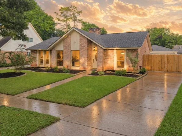 2719 Cotton Stock Dr, Sugar Land, TX 77479