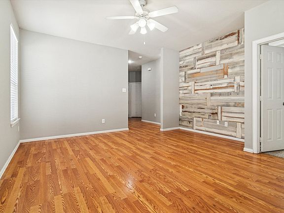4th image of 9809 Cedarcrest Dr