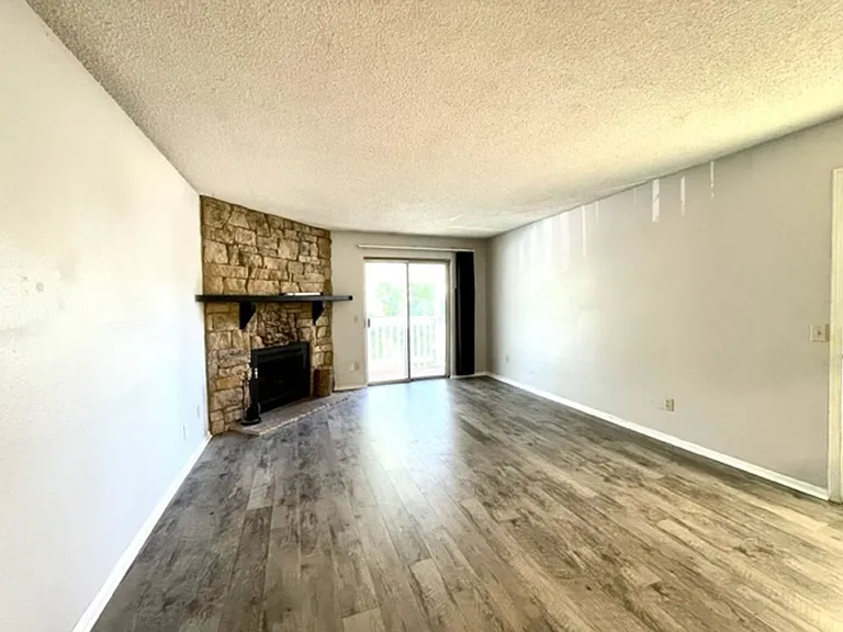 8555 Fairmount Dr #E203-E20 — Photo 26