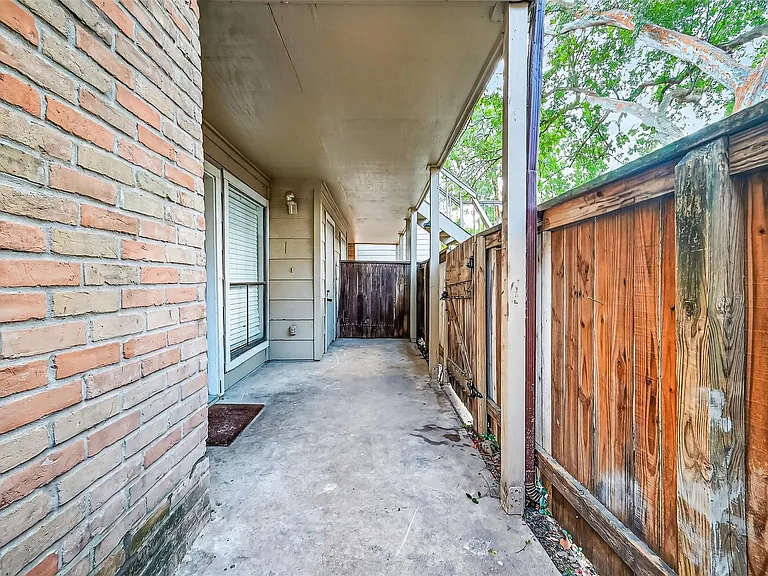 2110 Wilcrest Dr #138 — Photo 23