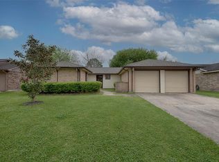 2513 Harpers Ferry Dr, League City, TX 77573