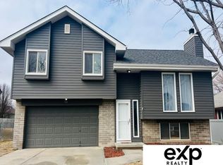 710 Diamond Ln, Papillion, NE 68133