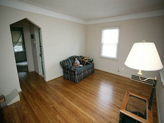 4th image of 17209 Hanna St